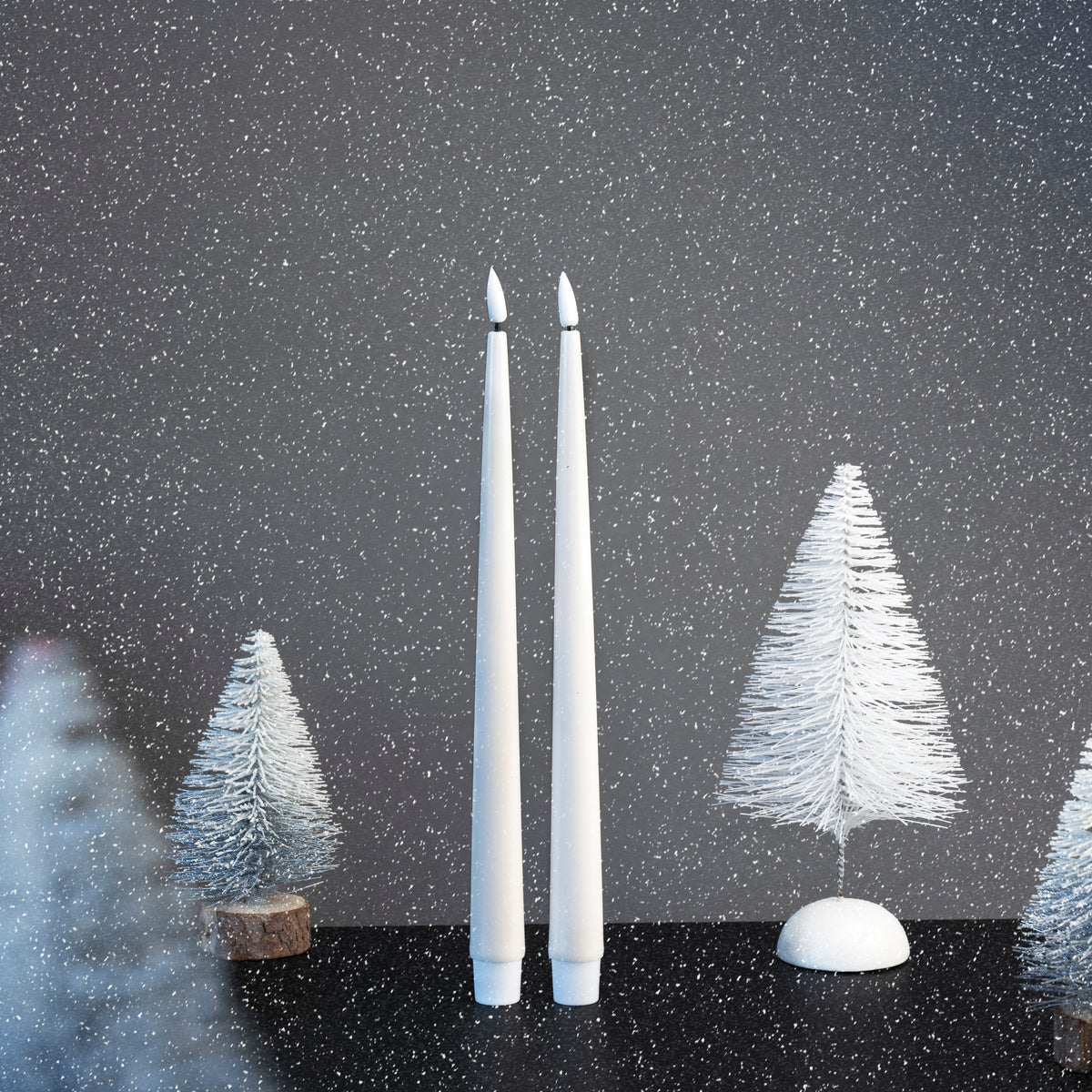 Real Flame LED-lys Deluxe Homeart i julemiljø med sne