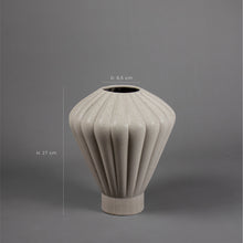Ladda in produkten i gallerivisaren, Evelin Vase Medium - Sand
