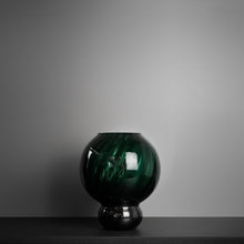 Ladda in produkten i gallerivisaren, Meadow Swirl Vase - Green
